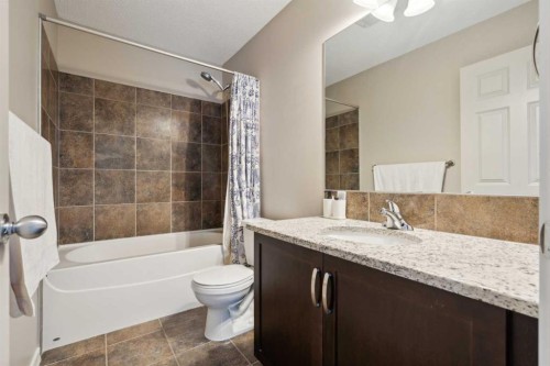 22 Nolanfield Heights Nw, Calgary, AB - Indoor Photo Showing Bathroom
