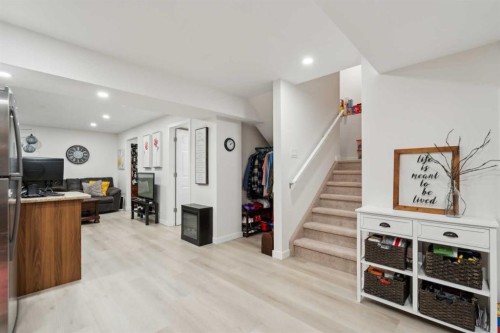 22 Nolanfield Heights Nw, Calgary, AB - Indoor