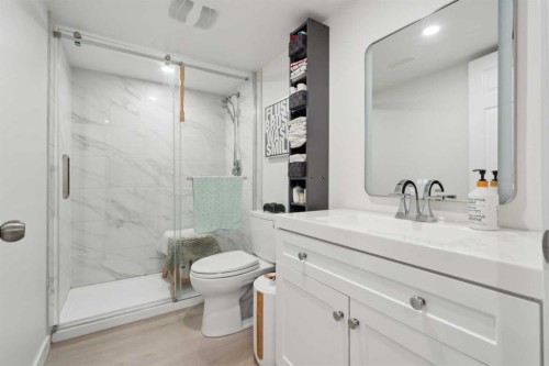 22 Nolanfield Heights Nw, Calgary, AB - Indoor Photo Showing Bathroom