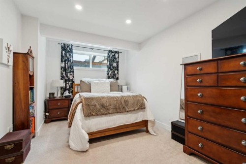 22 Nolanfield Heights Nw, Calgary, AB - Indoor Photo Showing Bedroom