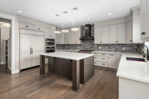 45 Rockcliff Heights Nw, Calgary, AB - Indoor Photo Showing Kitchen With Upgraded Kitchen