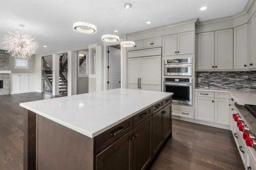 45 Rockcliff Heights Nw, Calgary, AB - Indoor Photo Showing Kitchen With Upgraded Kitchen