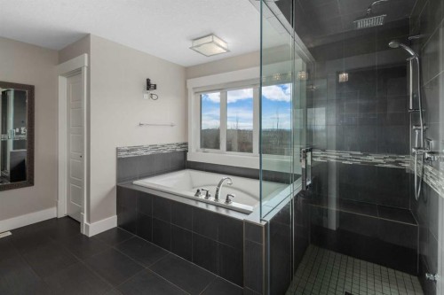 45 Rockcliff Heights Nw, Calgary, AB - Indoor Photo Showing Bathroom