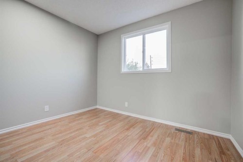 171 Erin Woods Drive Se, Calgary, AB - Indoor Photo Showing Other Room