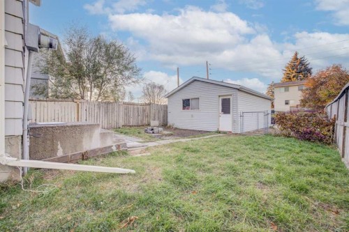 171 Erin Woods Drive Se, Calgary, AB - Outdoor