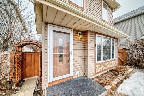 255 Falshire Way Ne, Calgary, AB - Outdoor