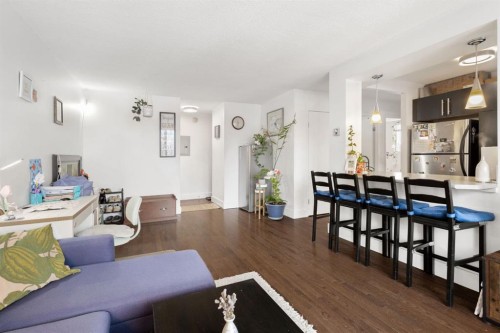 408-505 19 Avenue Sw, Calgary, AB - Indoor Photo Showing Living Room