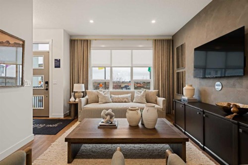 193 Silver Spruce Road Sw, Calgary, AB - Indoor Photo Showing Living Room