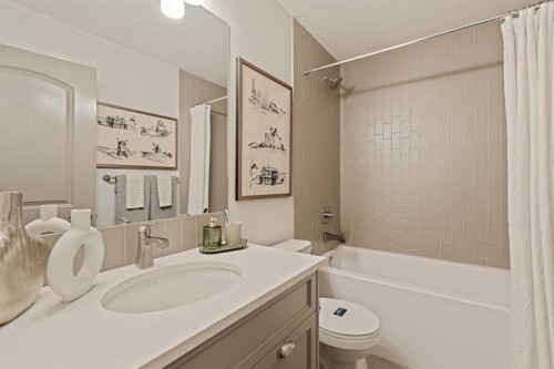 193 Silver Spruce Road Sw, Calgary, AB - Indoor Photo Showing Bathroom