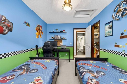 72 Auburn Bay Avenue Se, Calgary, AB - Indoor Photo Showing Bedroom