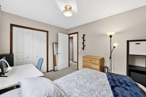 72 Auburn Bay Avenue Se, Calgary, AB - Indoor Photo Showing Bedroom