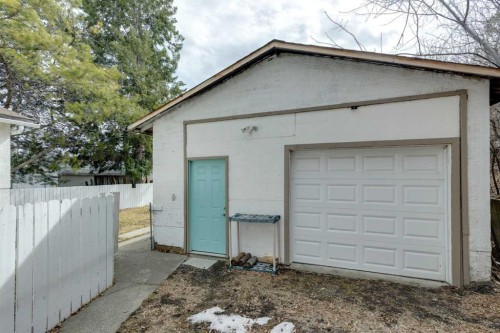 6507 34 Avenue Nw, Calgary, AB - Outdoor With Exterior