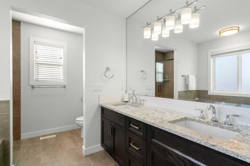 99 Ridge View Close, Cochrane, AB - Indoor Photo Showing Bathroom