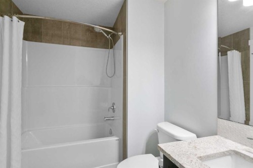 99 Ridge View Close, Cochrane, AB - Indoor Photo Showing Bathroom