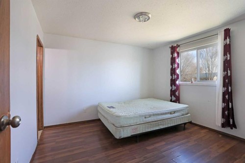 184 Upland Boulevard West, Brooks, AB - Indoor Photo Showing Bedroom