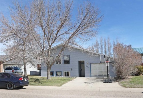 184 Upland Boulevard WEST Brooks, AB T1R 0R1