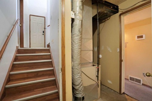 184 Upland Boulevard West, Brooks, AB - Indoor Photo Showing Other Room