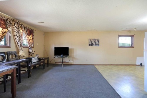 184 Upland Boulevard West, Brooks, AB - Indoor Photo Showing Other Room