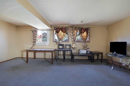 184 Upland Boulevard West, Brooks, AB - Indoor Photo Showing Other Room