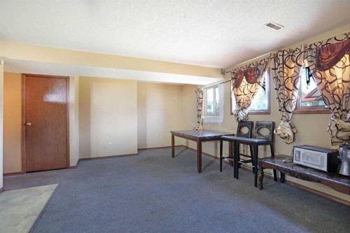 184 Upland Boulevard West, Brooks, AB - Indoor Photo Showing Other Room