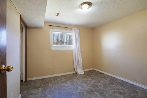 184 Upland Boulevard West, Brooks, AB - Indoor Photo Showing Other Room