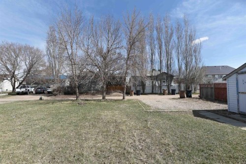 184 Upland Boulevard West, Brooks, AB - Outdoor