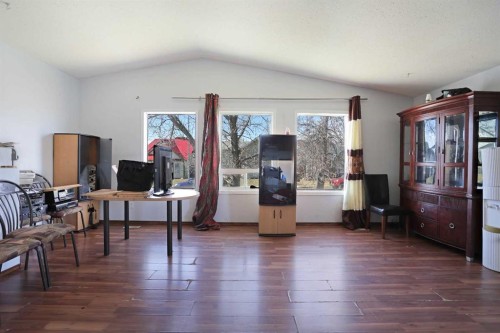 184 Upland Boulevard West, Brooks, AB - Indoor Photo Showing Other Room