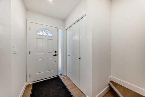 29-2519 38 Street Ne, Calgary, AB - Indoor Photo Showing Other Room