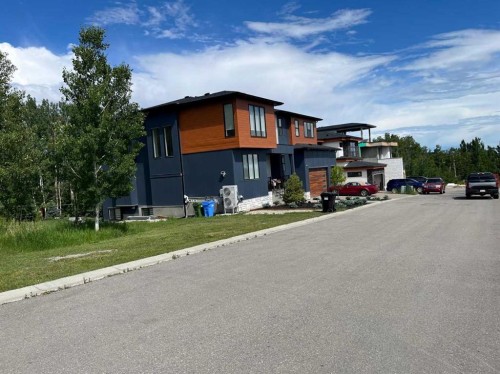 12-3622 85 Street Sw, Calgary, AB 