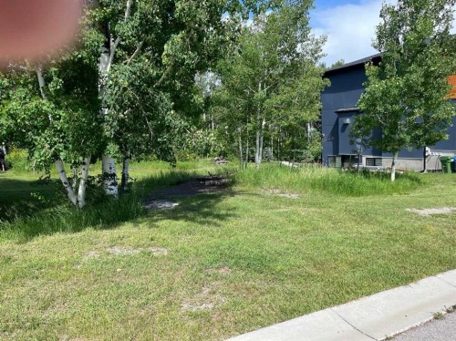 12-3622 85 Street Sw, Calgary, AB 