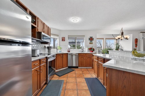 197 Arbour Stone Close Nw, Calgary, AB - Indoor Photo Showing Kitchen
