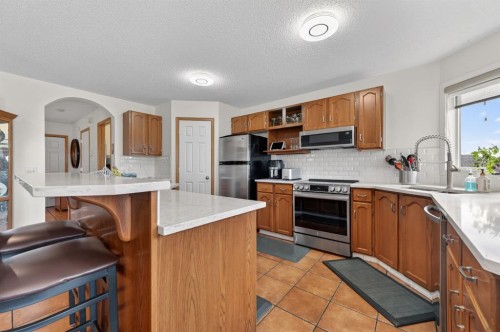 197 Arbour Stone Close Nw, Calgary, AB - Indoor Photo Showing Kitchen