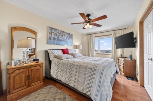 197 Arbour Stone Close Nw, Calgary, AB - Indoor Photo Showing Bedroom