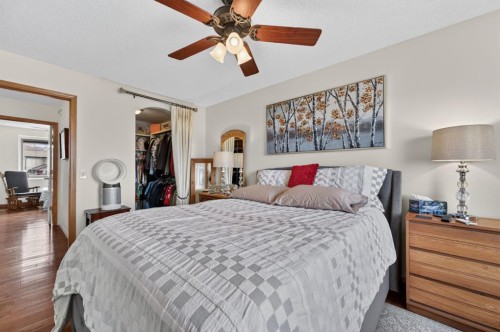 197 Arbour Stone Close Nw, Calgary, AB - Indoor Photo Showing Bedroom