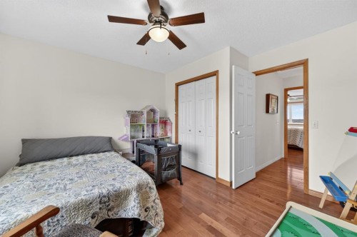 197 Arbour Stone Close Nw, Calgary, AB - Indoor Photo Showing Bedroom