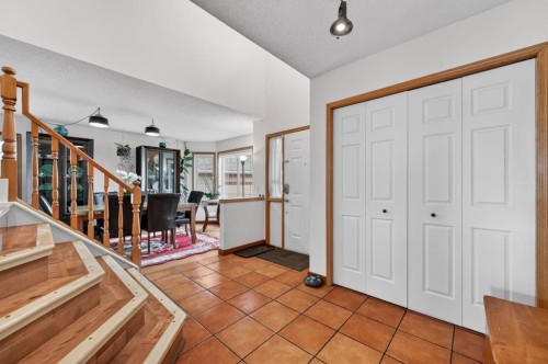 197 Arbour Stone Close Nw, Calgary, AB - Indoor Photo Showing Other Room