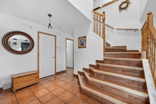 197 Arbour Stone Close Nw, Calgary, AB - Indoor Photo Showing Other Room