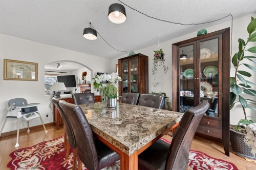 197 Arbour Stone Close Nw, Calgary, AB - Indoor Photo Showing Dining Room