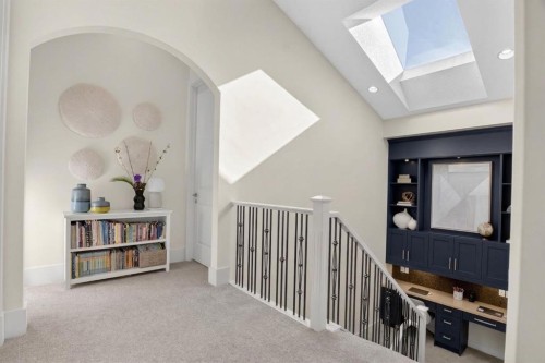 2011 43 Avenue Sw, Calgary, AB - Indoor Photo Showing Other Room