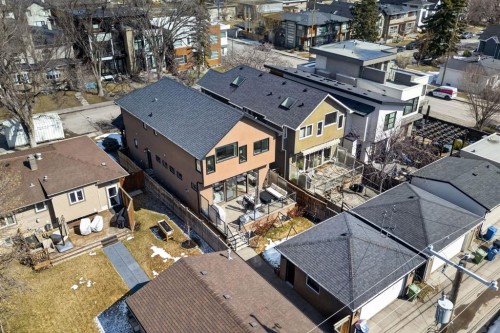 2011 43 Avenue Sw, Calgary, AB - Outdoor