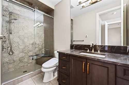 33 Waters Edge Drive, Heritage Pointe, AB - Indoor Photo Showing Bathroom