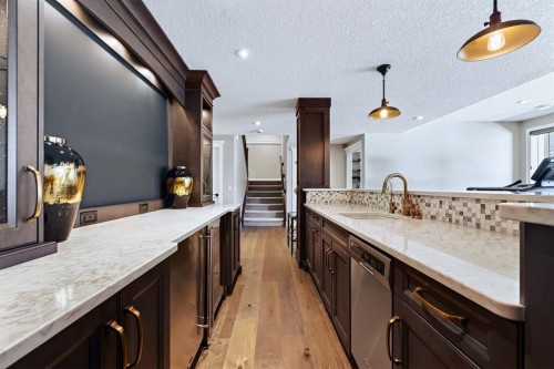 33 Waters Edge Drive, Heritage Pointe, AB - Indoor Photo Showing Kitchen With Upgraded Kitchen