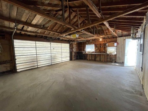 7448 21 Street Se, Calgary, AB - Indoor Photo Showing Garage