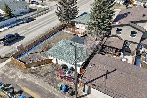 7448 21 Street Se, Calgary, AB - Outdoor