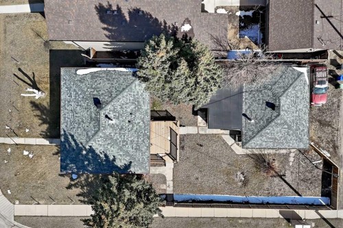 7448 21 Street Se, Calgary, AB - Outdoor
