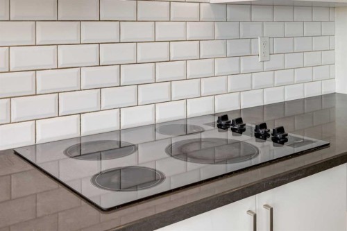 70 Howse Common Ne, Calgary, AB - Indoor Photo Showing Kitchen