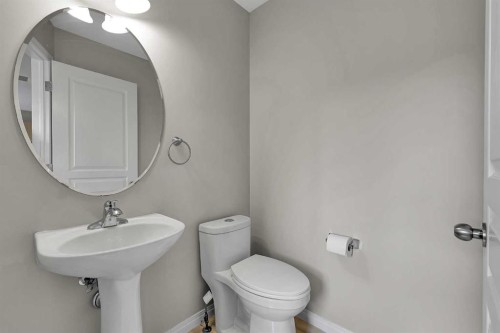 154 Everglen Rise Sw, Calgary, AB - Indoor Photo Showing Bathroom
