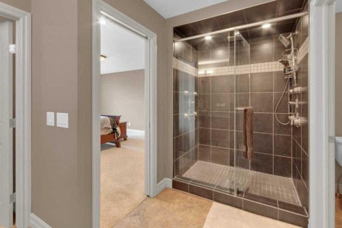 44 Mahogany Rise Se, Calgary, AB - Indoor Photo Showing Bathroom