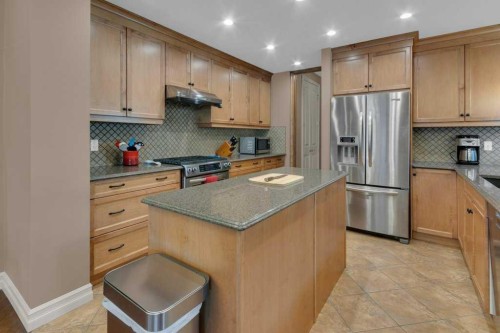 44 Mahogany Rise Se, Calgary, AB - Indoor Photo Showing Kitchen
