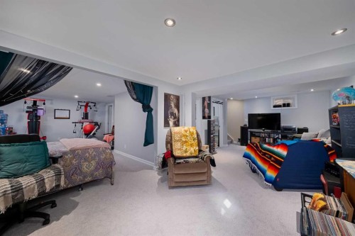 60 Doverview Place Se, Calgary, AB - Indoor